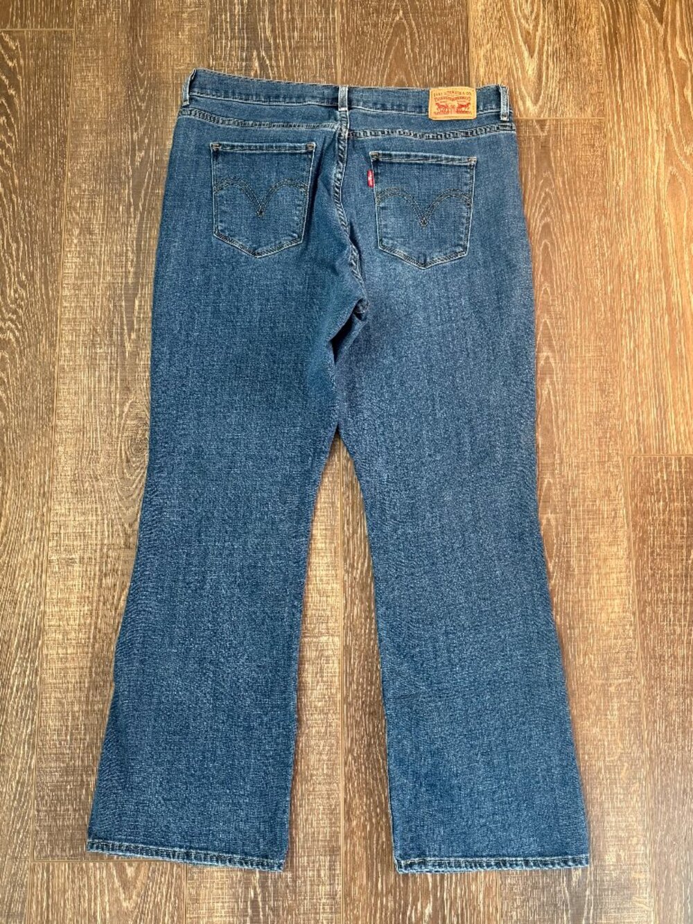 Levi’s Classic Boot Jeans – Size 14